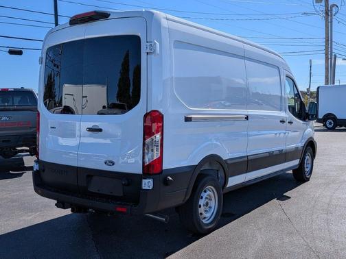 Oxford White 2027 Ford Transit-250 Base
