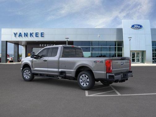 2025 Ford F-350 XLT