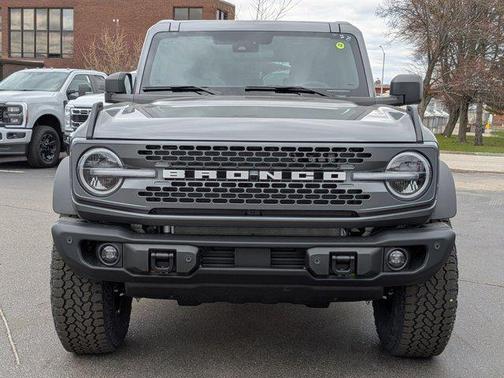 Carbonized Gray Metallic 2026 Ford Bronco Badlands
