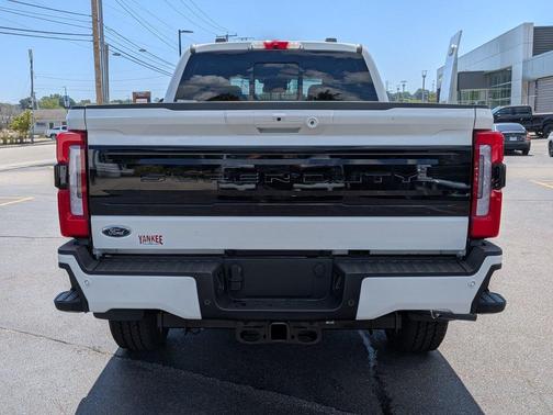 Star White Metallic Tri-Coat 2026 Ford F-350 Platinum