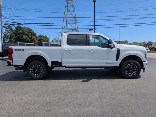 Star White Metallic Tri-Coat 2026 Ford F-350 Platinum