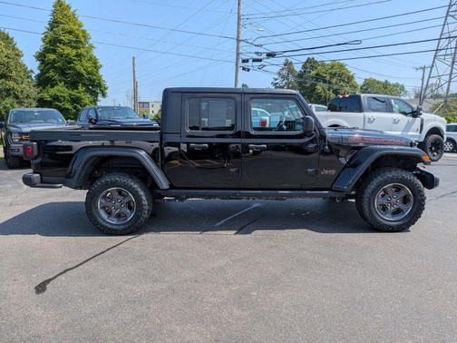 Black Clearcoat 2023 Jeep Gladiator Rubicon