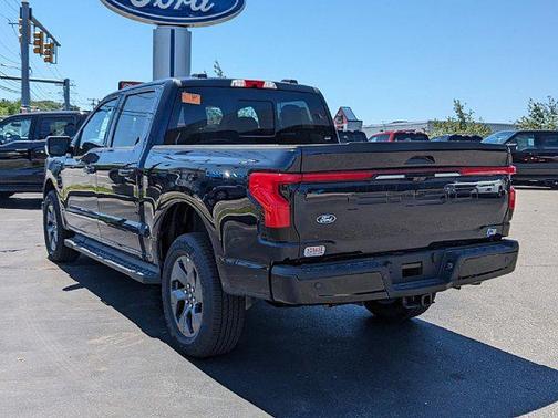 2025 Ford F-150 Lightning LARIAT