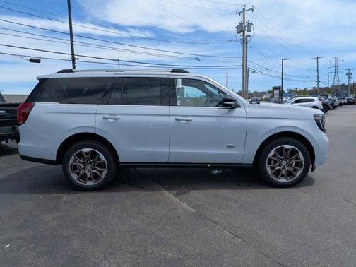 SPACE SILVER METALLIC 2026 Ford Expedition King Ranch