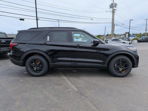 AGATE BLACK METALLIC 2026 Ford Explorer Tremor