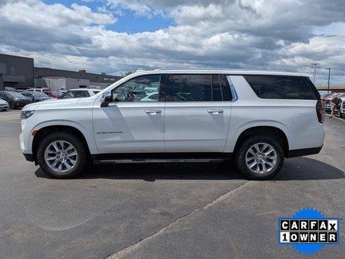 Iridescent Pearl Tricoat 2023 Chevrolet Suburban Premier