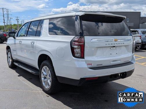 Iridescent Pearl Tricoat 2023 Chevrolet Suburban Premier