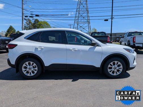 OXFORD WHITE 2023 Ford Escape Active