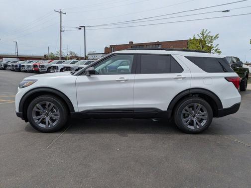STAR WHITE MET TRI-COAT 2026 Ford Explorer Active w/200A Pkg