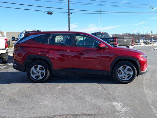 2024 Hyundai TUCSON SE