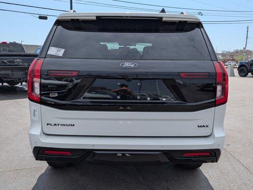 Star White Metallic Tri-Coat 2026 Ford Expedition Max Platinum