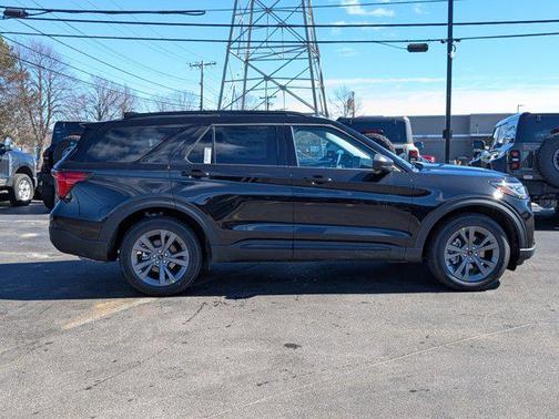 2026 Ford Explorer Active w/200A Pkg