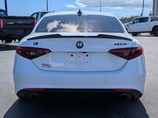 Alfa White 2018 Alfa Romeo Giulia Base