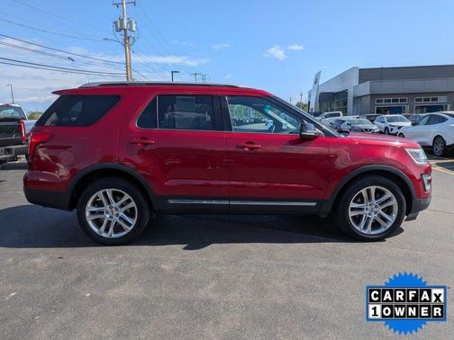 RUBY RED METALLIC TINTED CC 2017 Ford Explorer XLT