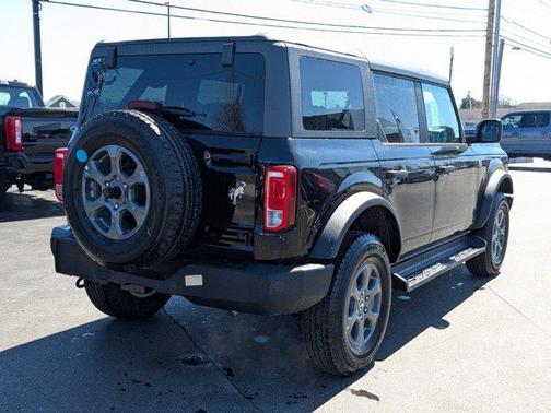 SHADOW BLACK 2026 Ford Bronco Big Bend