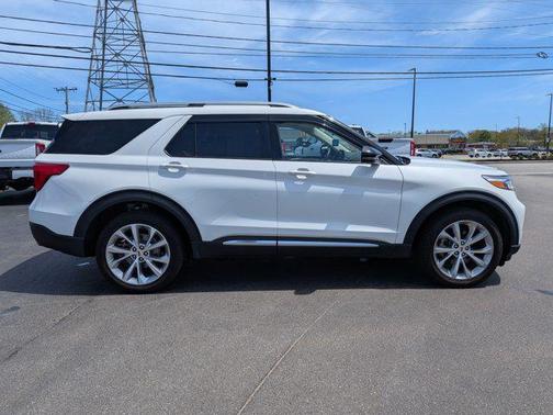 STAR WHITE MET TRI-COAT 2022 Ford Explorer Platinum