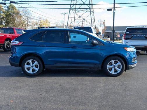 2020 Ford Edge SE
