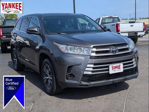 Predawn Gray Mica 2019 Toyota Highlander LE