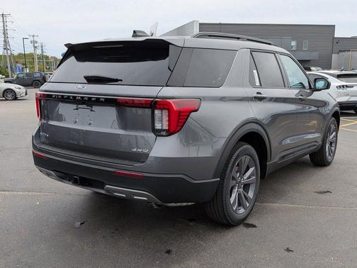CARBONIZED GRAY METALLIC 2026 Ford Explorer Active w/200A Pkg
