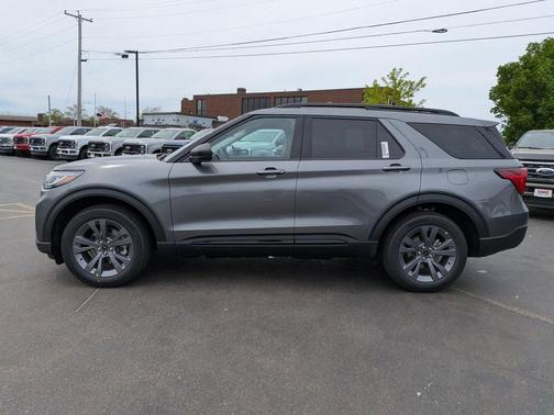 CARBONIZED GRAY METALLIC 2026 Ford Explorer Active w/200A Pkg