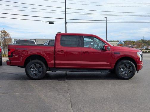 2025 Ford F-150 Lightning LARIAT