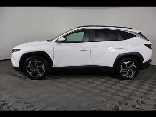 White 2024 Hyundai TUCSON SEL