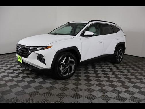 White 2023 Hyundai TUCSON SEL