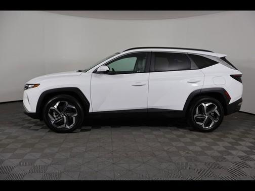 White 2023 Hyundai TUCSON SEL