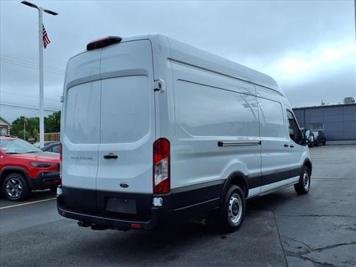 2022 Ford Transit-250 Base