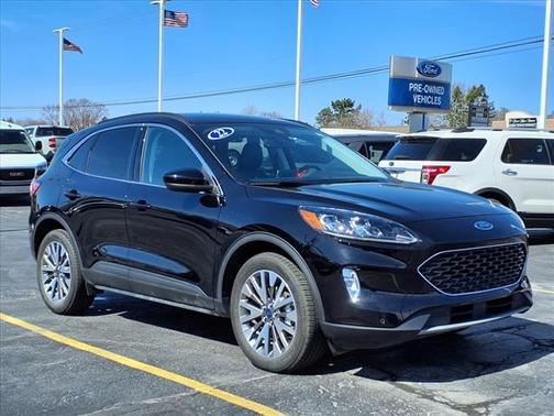 2022 Ford Escape Titanium Hybrid