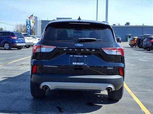 2022 Ford Escape Titanium Hybrid