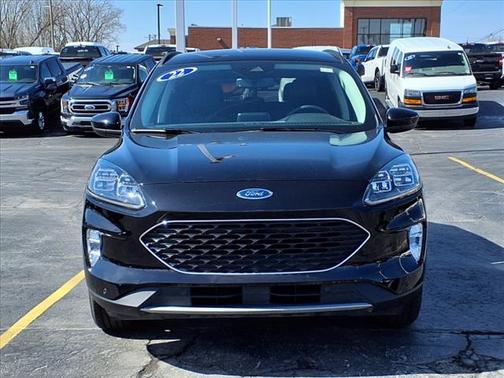 2022 Ford Escape Titanium Hybrid