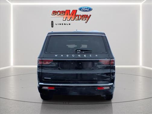 2023 Jeep Wagoneer Base