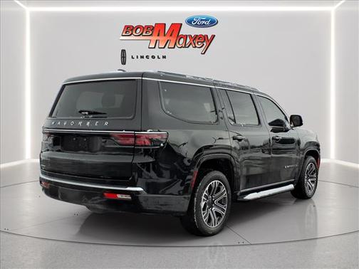 2023 Jeep Wagoneer Base