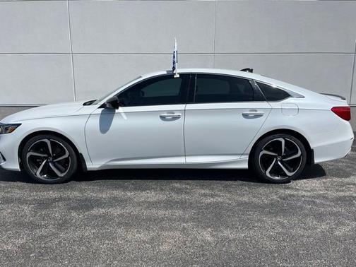 Platinum White Pearl 2022 Honda Accord