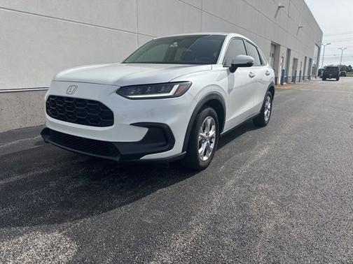 Platinum White Pearl 2023 Honda HR-V