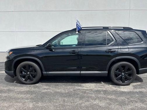 Crystal Black Pearl 2025 Honda Pilot