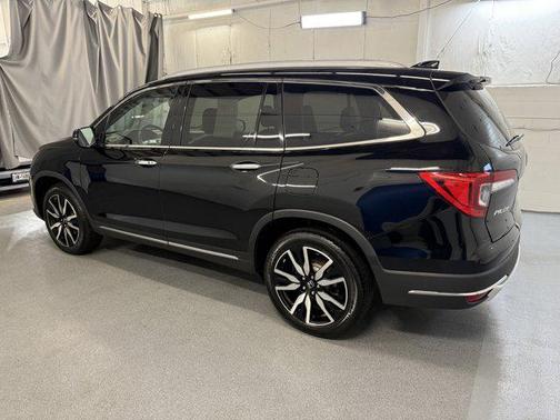 2022 Honda Pilot Touring 8-Passenger