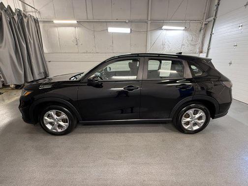 Crystal Black Pearl 2023 Honda HR-V LX