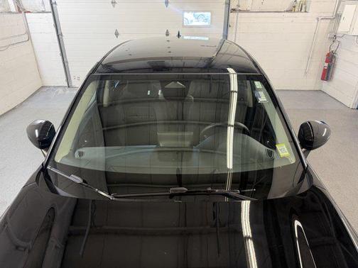 Crystal Black Pearl 2023 Honda HR-V LX