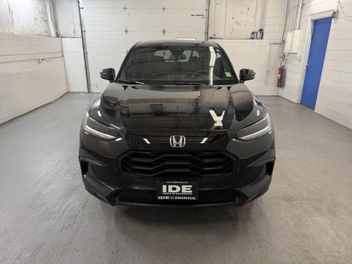 Crystal Black Pearl 2024 Honda HR-V Sport