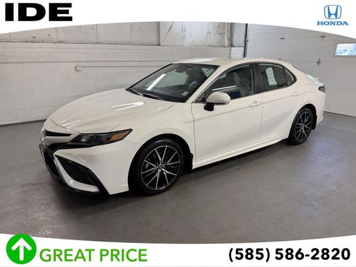 Ice Cap 2023 Toyota Camry SE