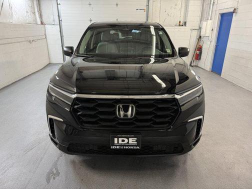 2023 Honda Pilot AWD LX