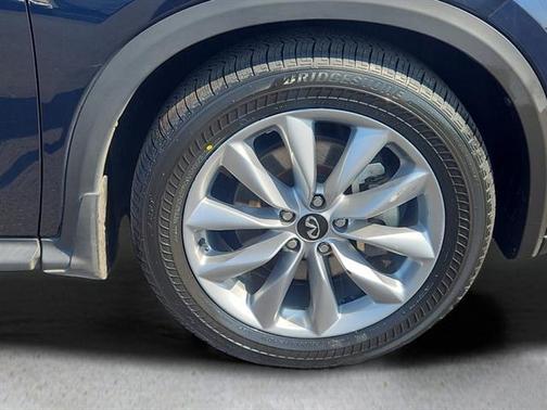 2022 INFINITI QX50 LUXE AWD