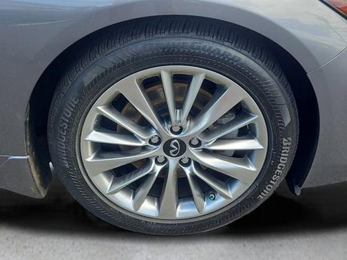 2022 INFINITI Q50 LUXE