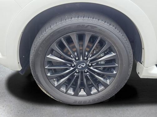 2023 INFINITI QX80 SENSORY