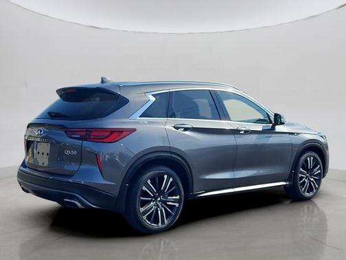 2022 INFINITI QX50 LUXE