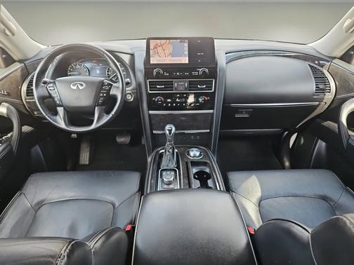 2022 INFINITI QX80 LUXE