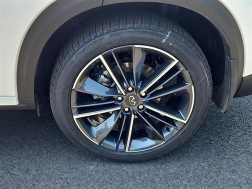 2025 INFINITI QX55 LUXE