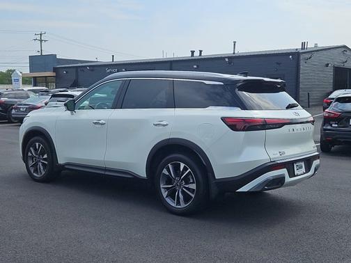 2022 INFINITI QX60 LUXE